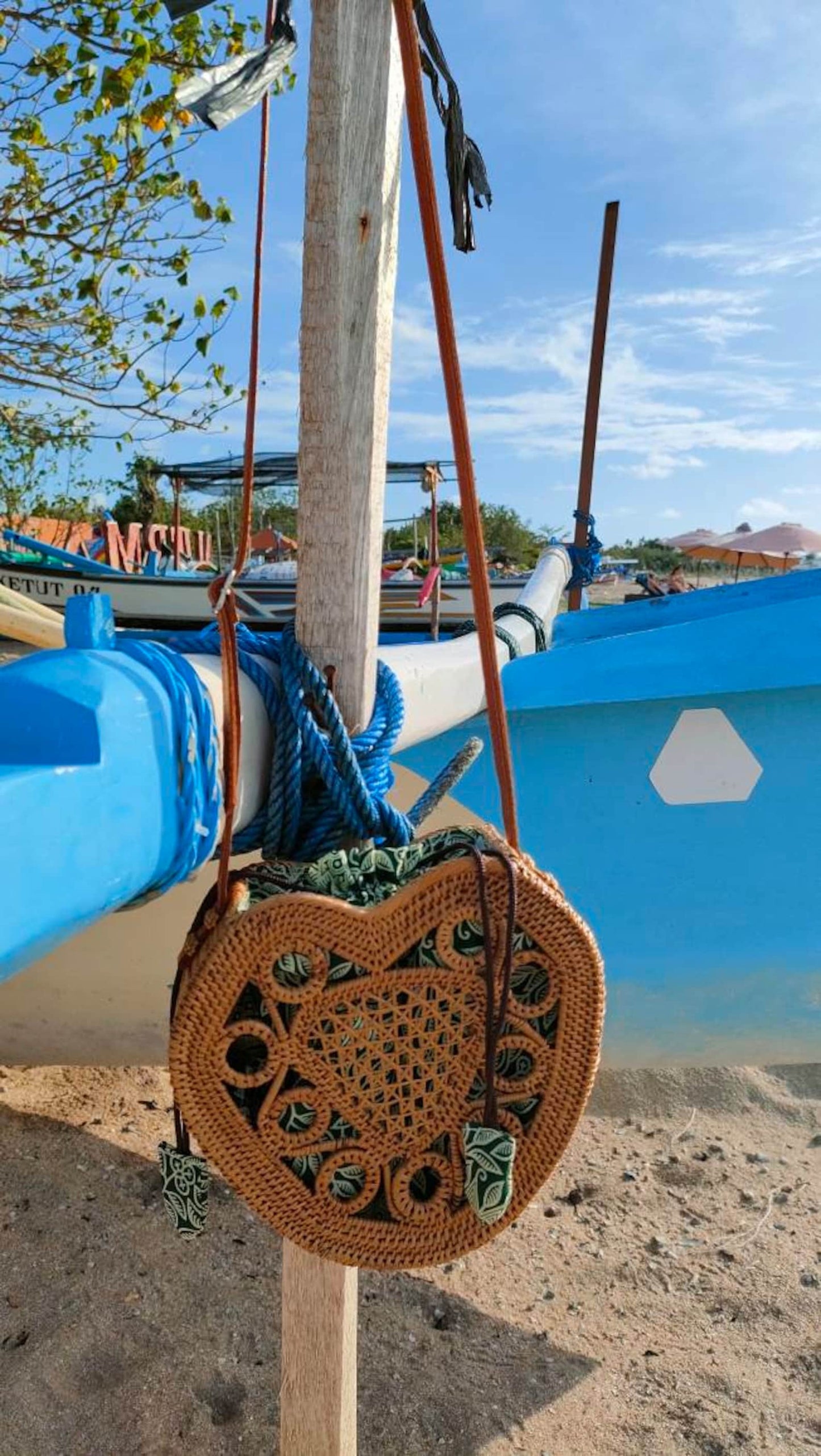 Love Shape Crossbody Rattan Bag