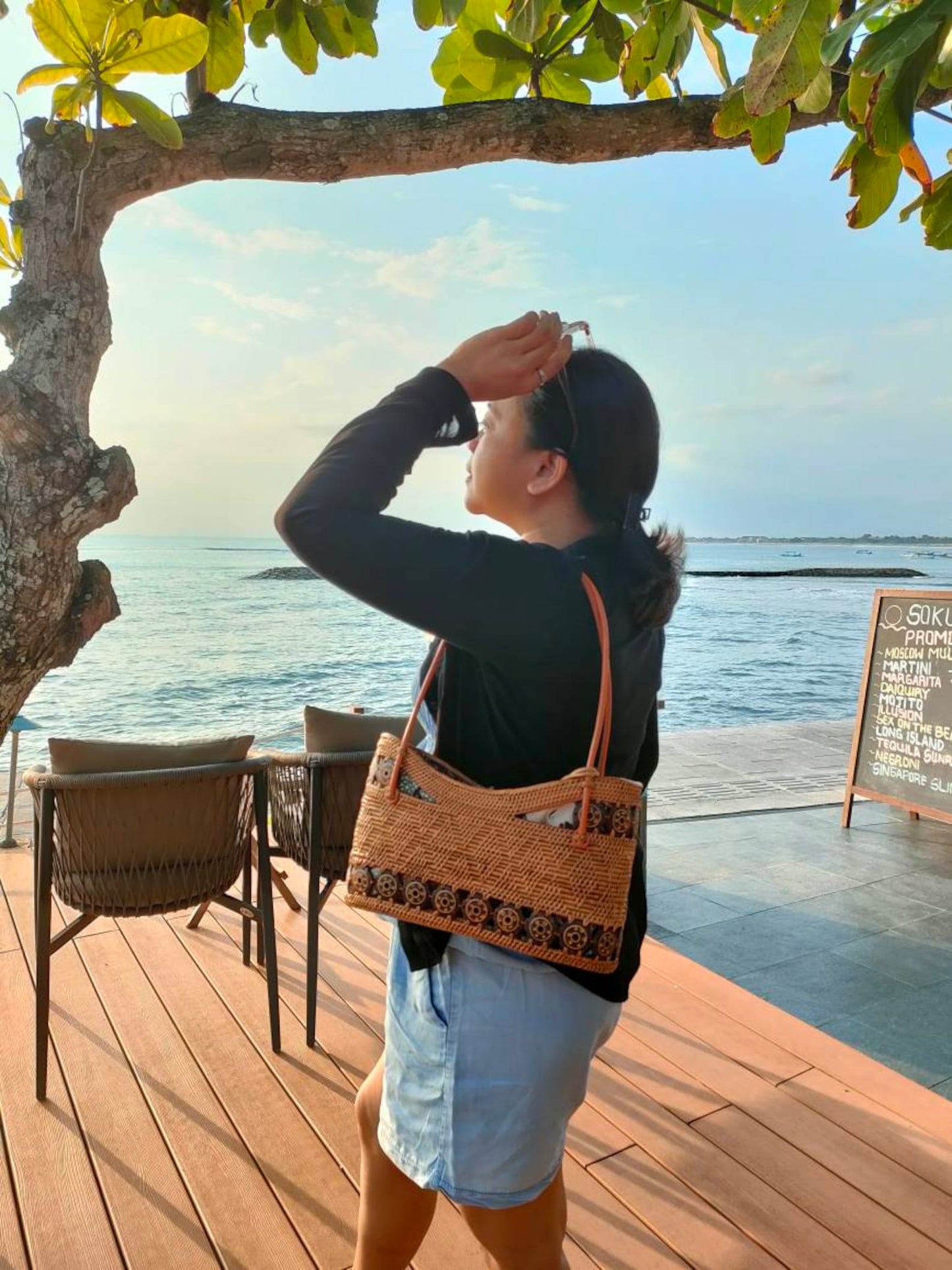 Handmade Rattan handbag With Coconut Button