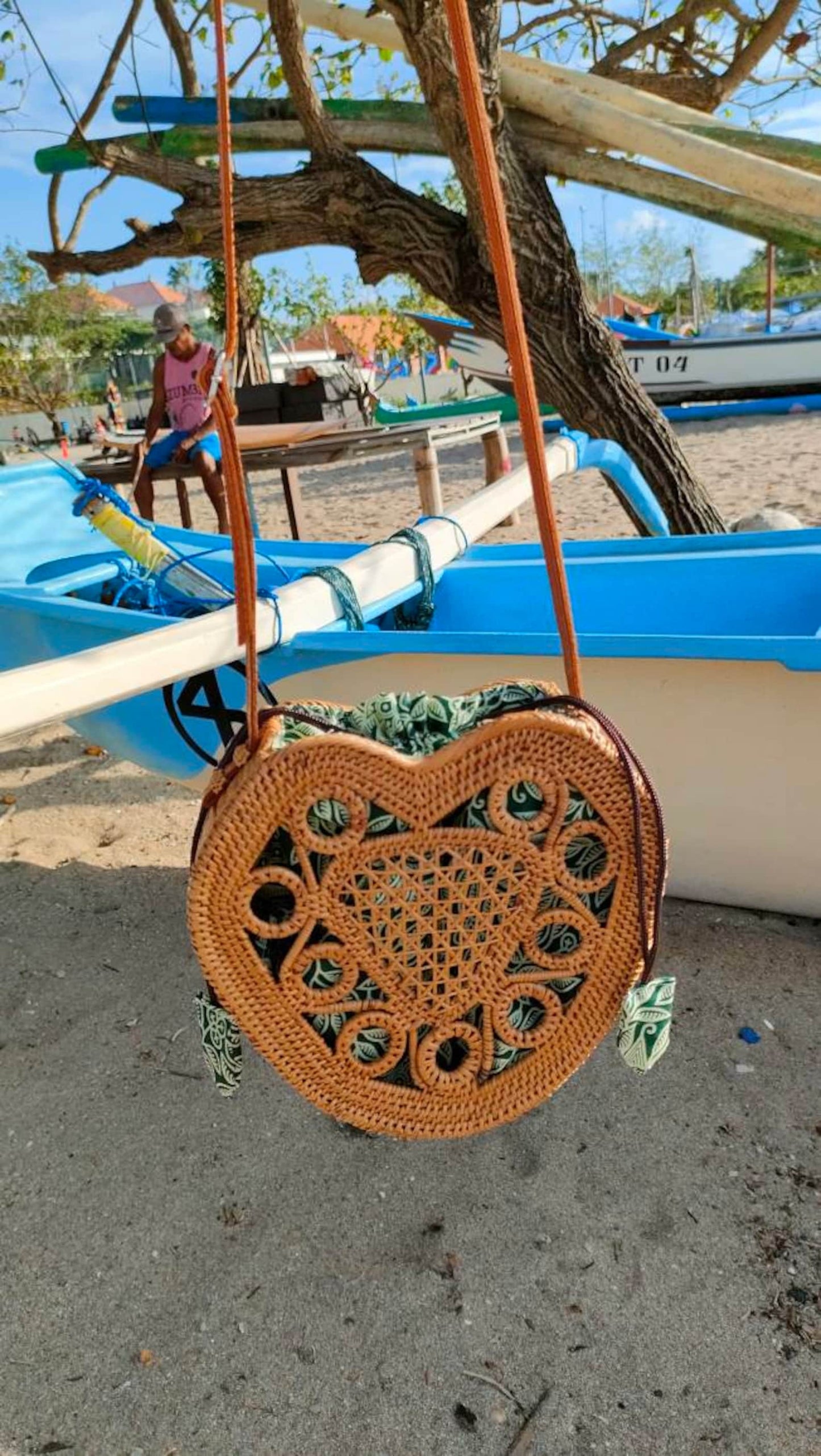 Love Shape Crossbody Rattan Bag