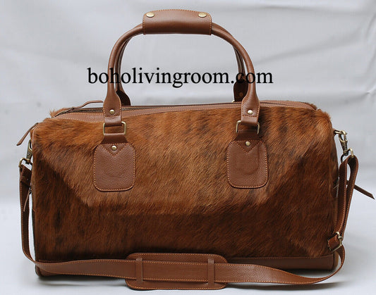 Cowhide overnight bag: timeless elegance, spacious and practical for travel