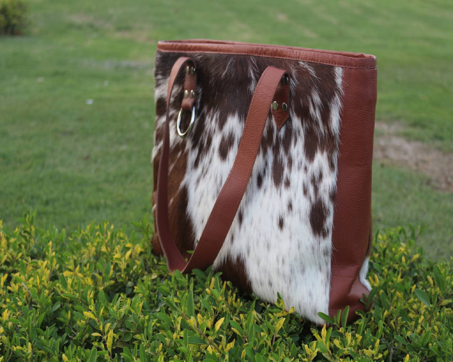 Exquisite handmade cowhide shoulder bag