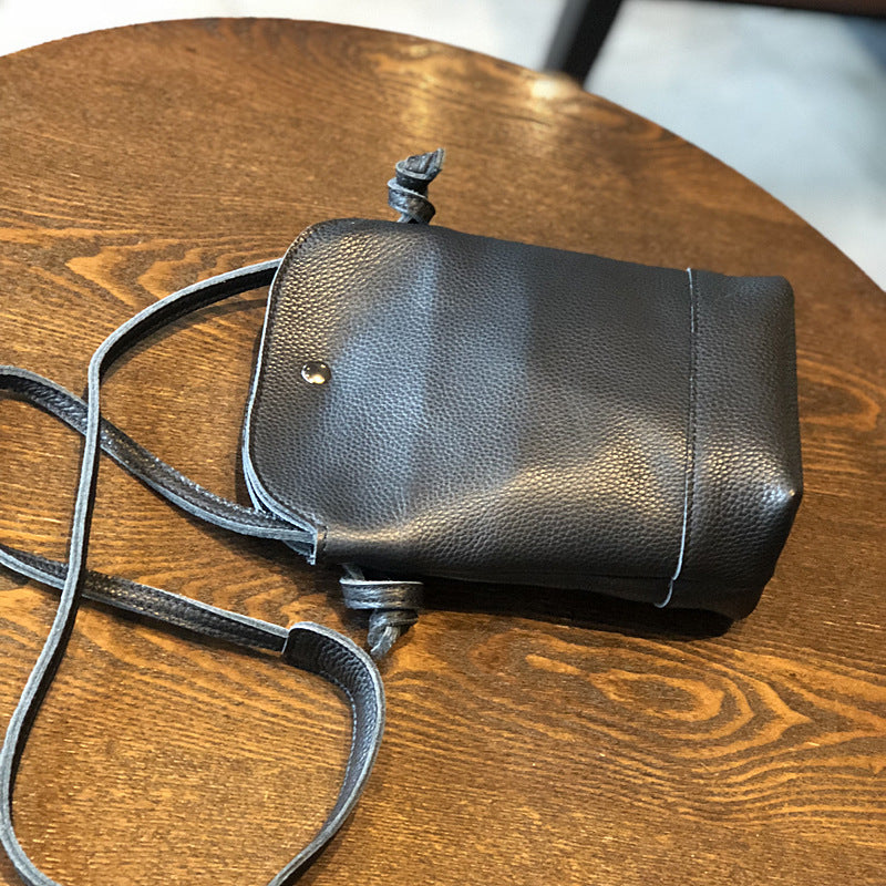 Women’s Small Crossbody Leather Purse with Adjustable Strap