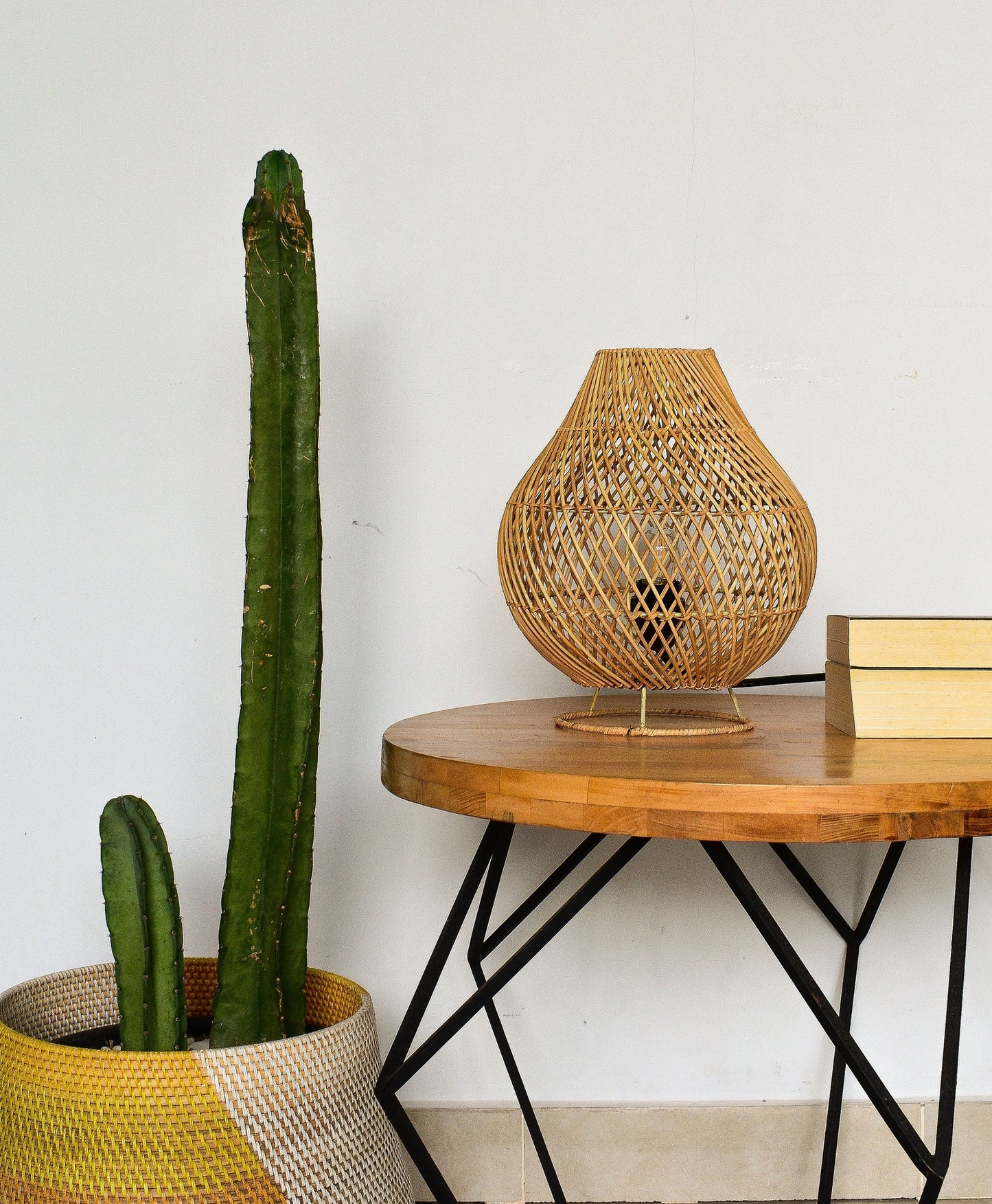 Handmade woven rattan table desk lamp shade