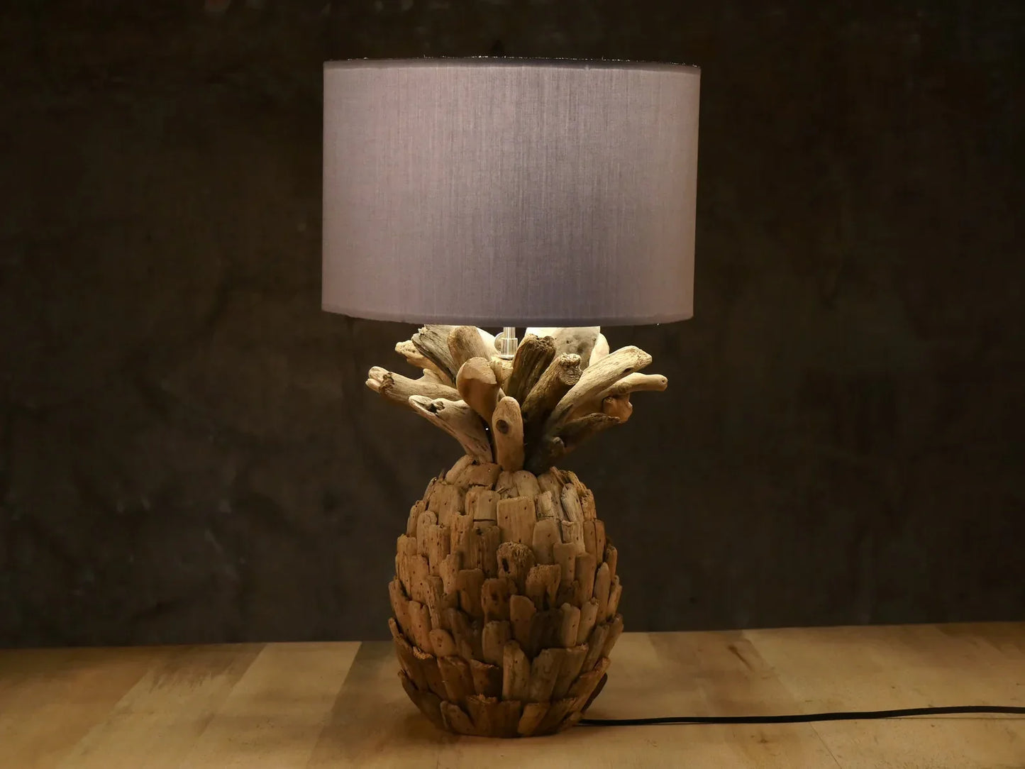 Driftwood pineapple table lamp accent