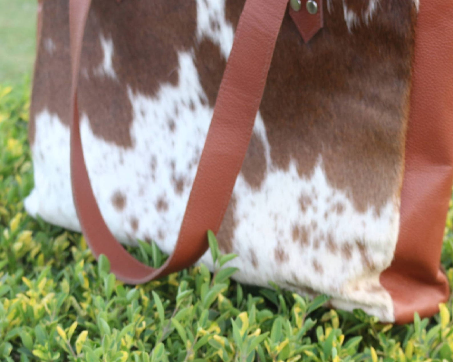 Exquisite handmade cowhide shoulder bag