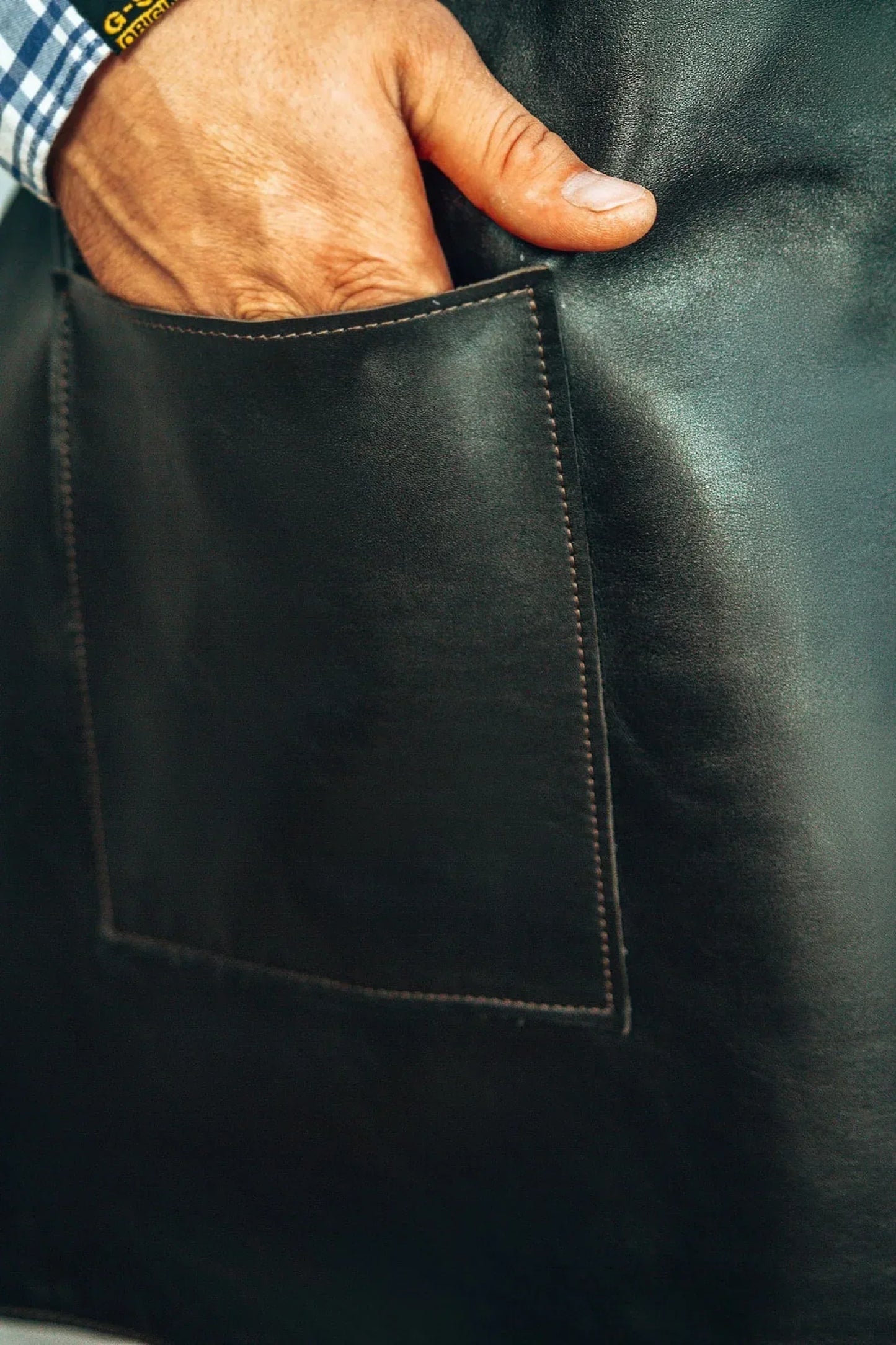 leather cooking apron with strap and pockets