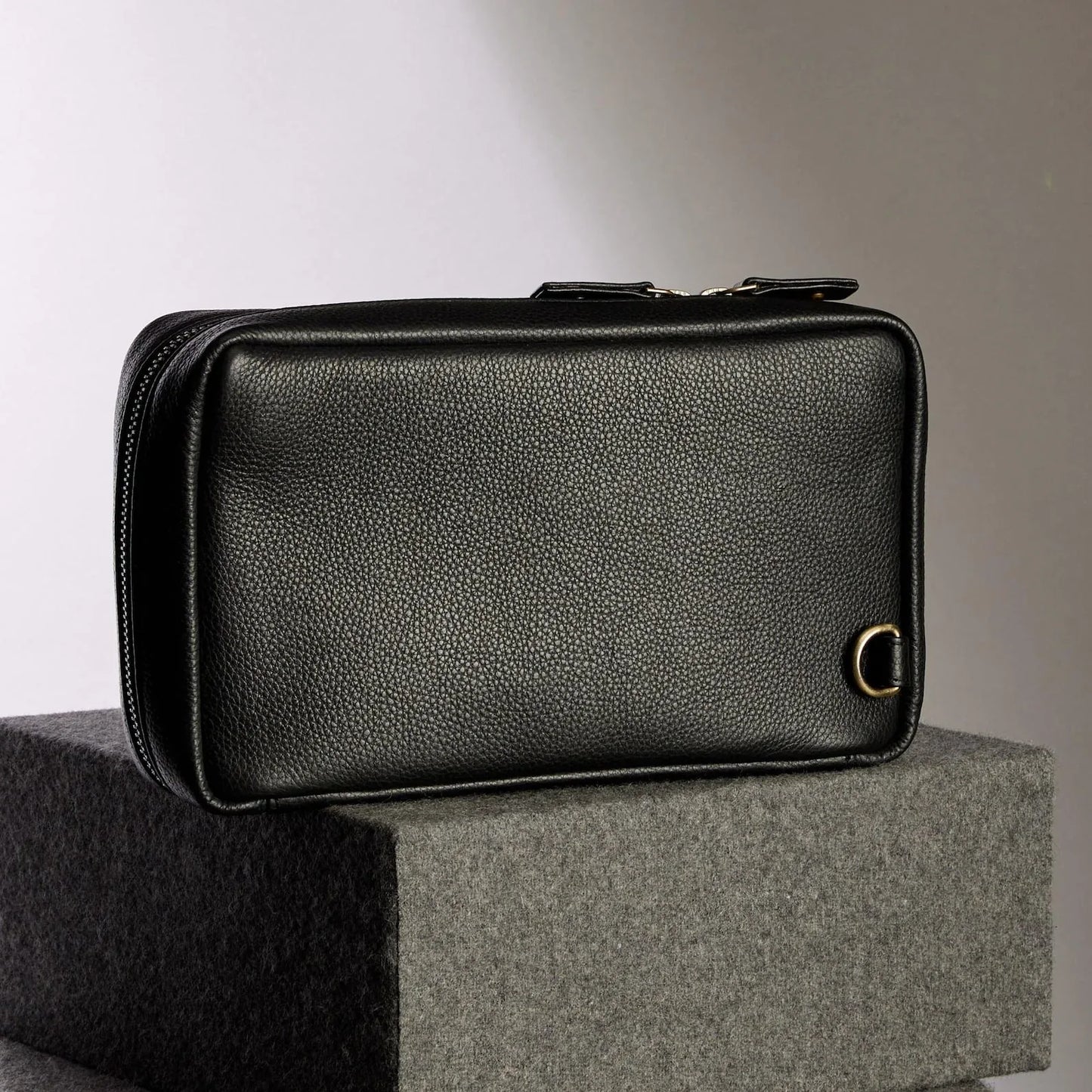 Real Leather Tech Organizer Pouch Men's Zippered Travel Bag