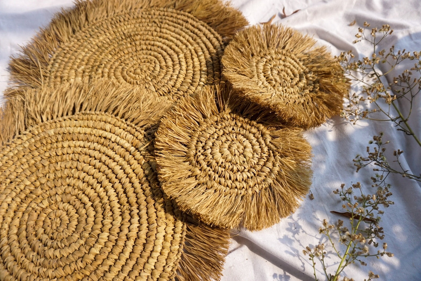 Wicker natural raffia round placemats