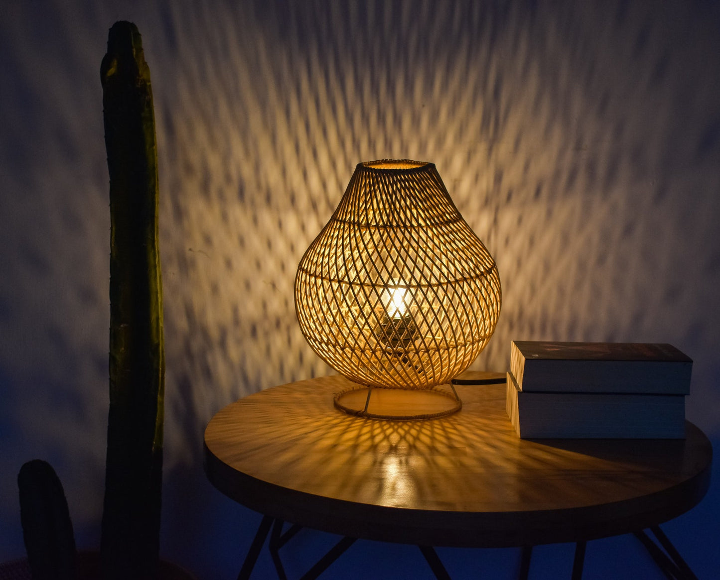 Handmade woven rattan table desk lamp shade