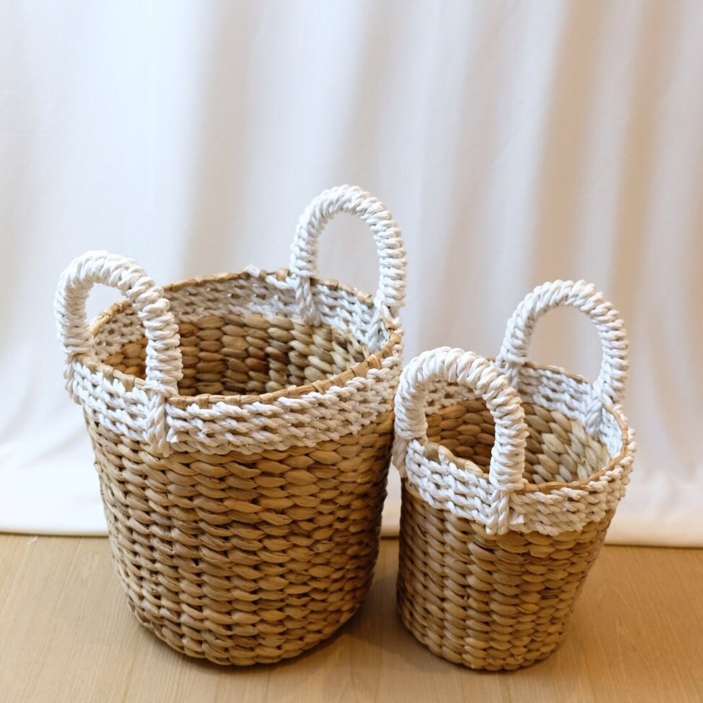 Water hyacinth flower cover pot with white handles