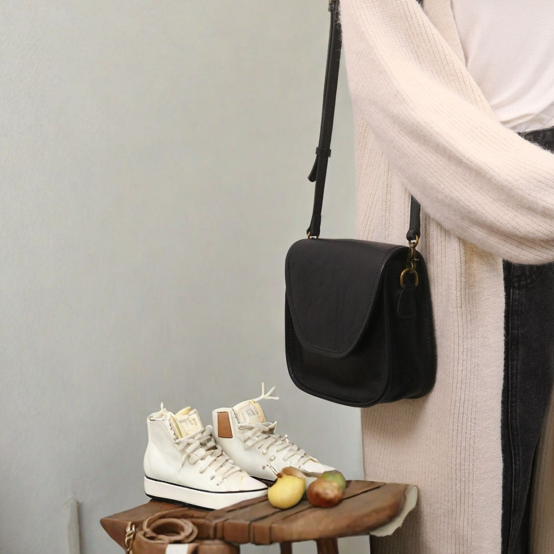 Leather Crossbody Phone Bag for Women With Strap