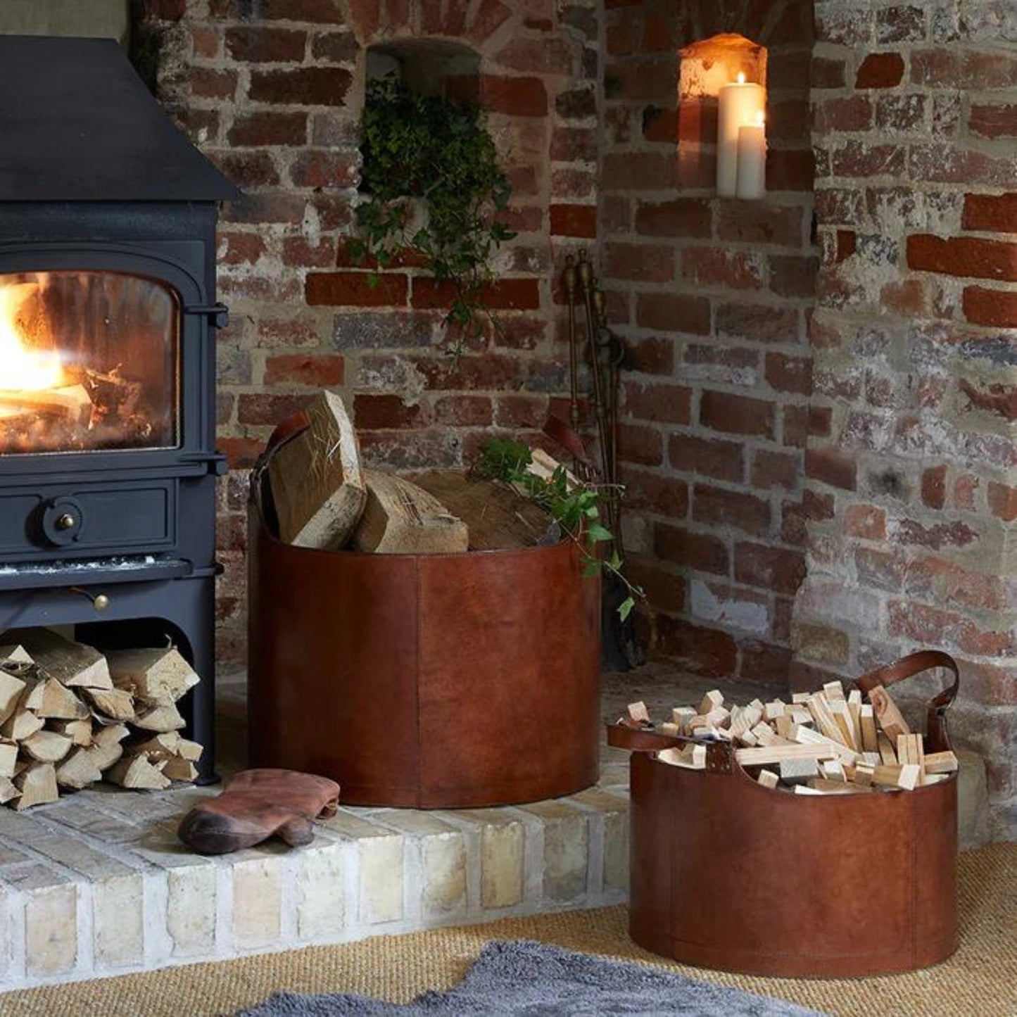 Round leather log basket