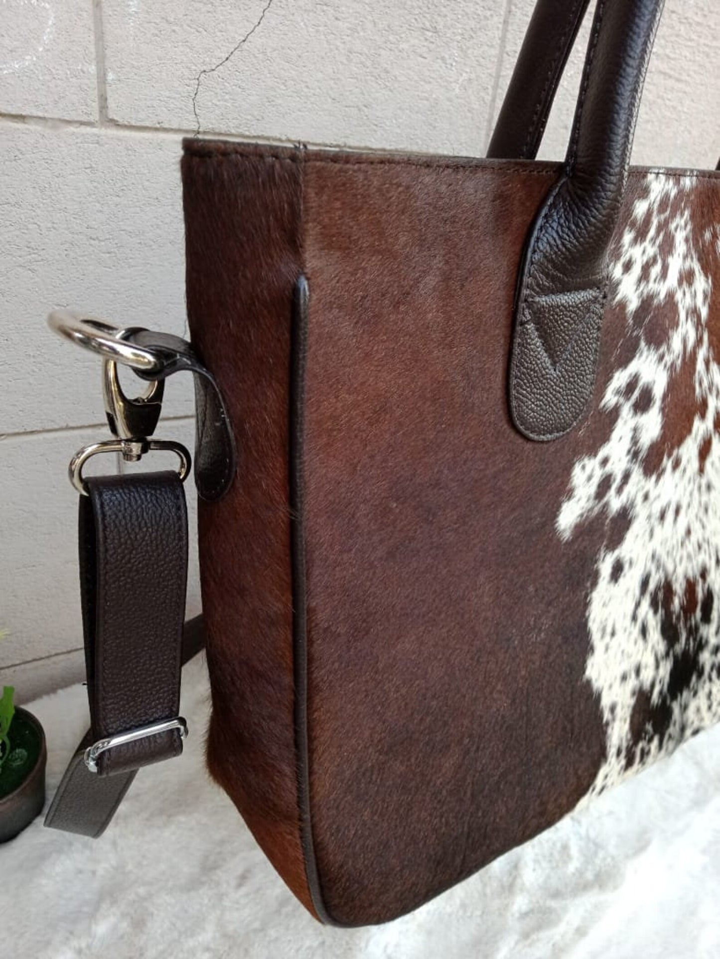 Natural Cowhide Purse Dark Brown Black