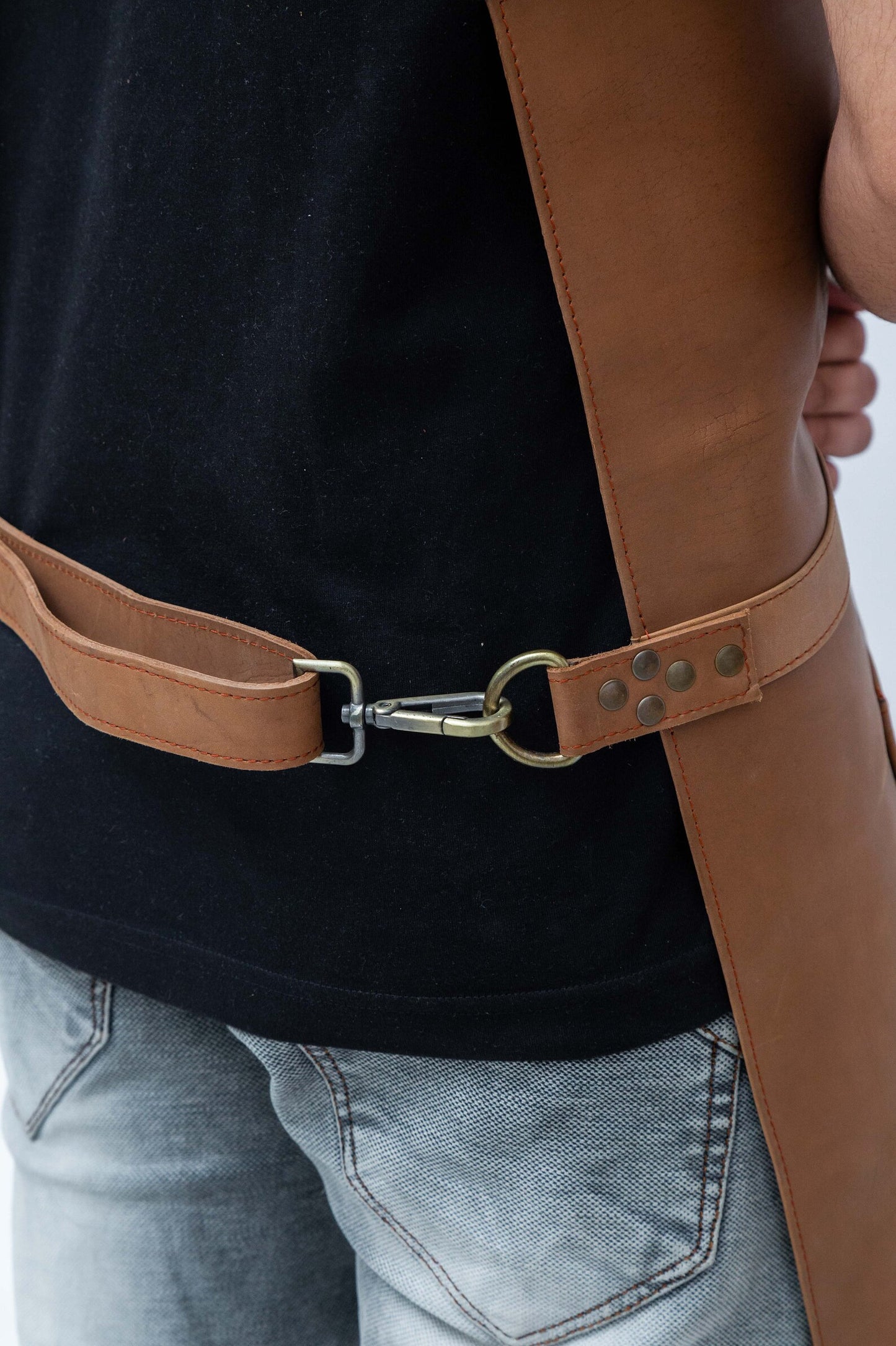 Leather Apron with Adjustable Straps and Pockets