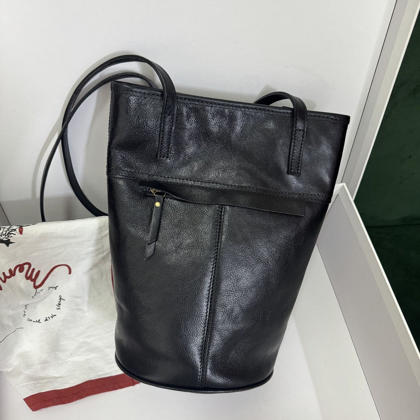 Women’s Genuine Leather Single Shoulder Bucket Bag