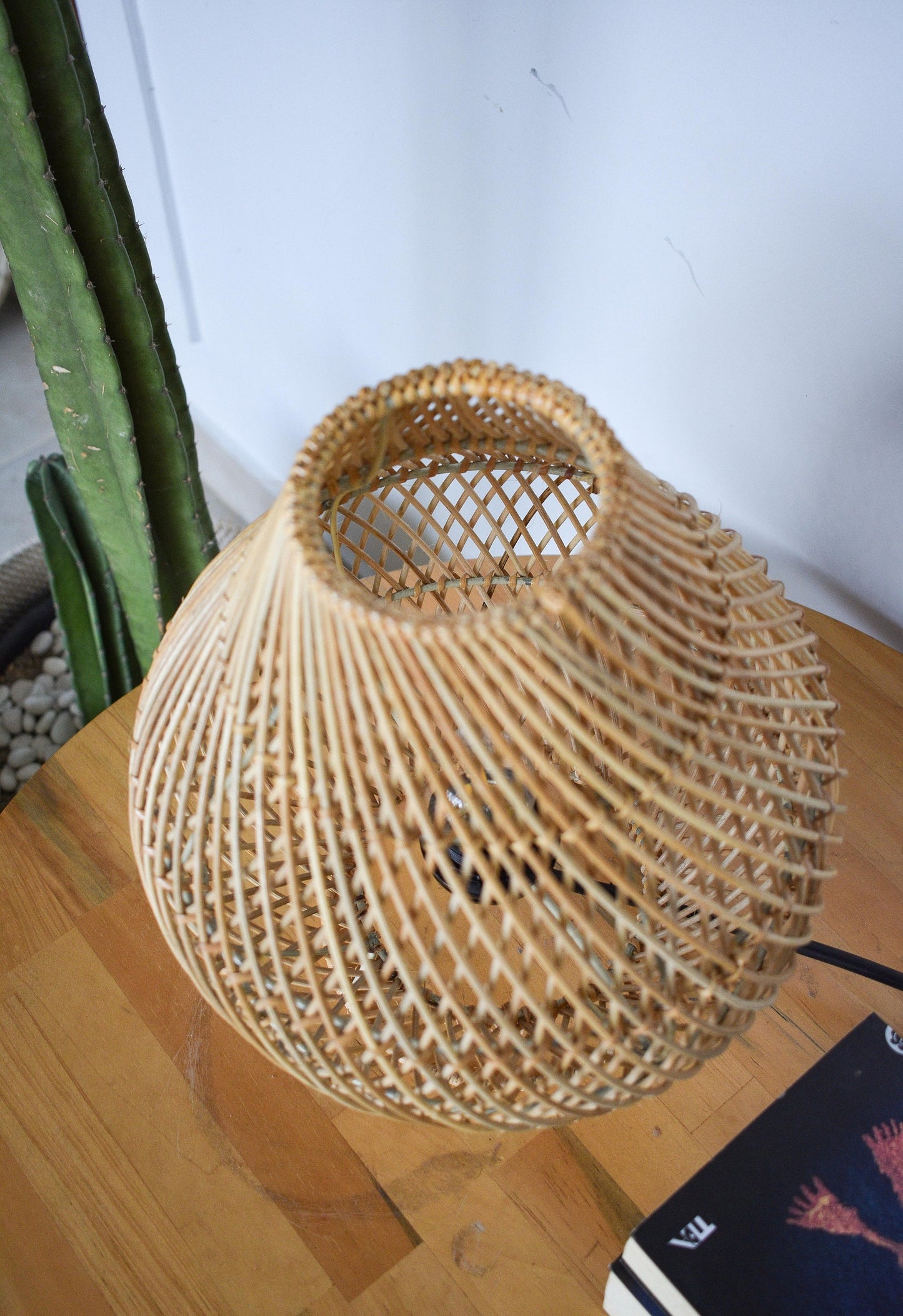 Handmade woven rattan table desk lamp shade