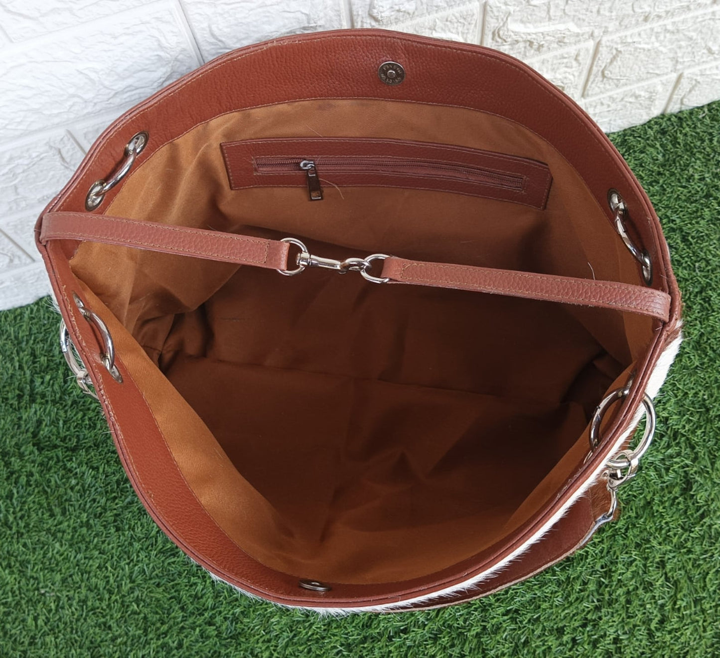 Sophisticated cowhide handbag