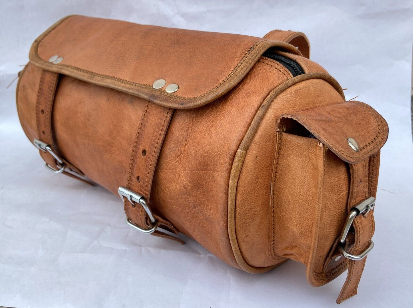 Leather Motorbike front bag with side pockets.