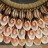 Pink conch papua decorative shell necklace