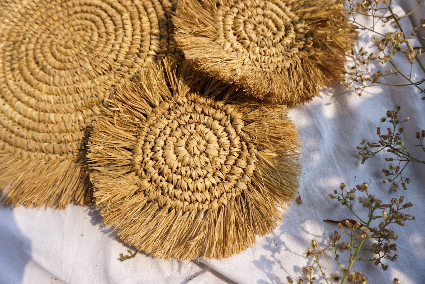 Wicker natural raffia round placemats