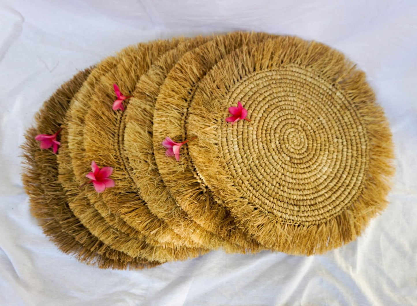 Wicker natural raffia round placemats