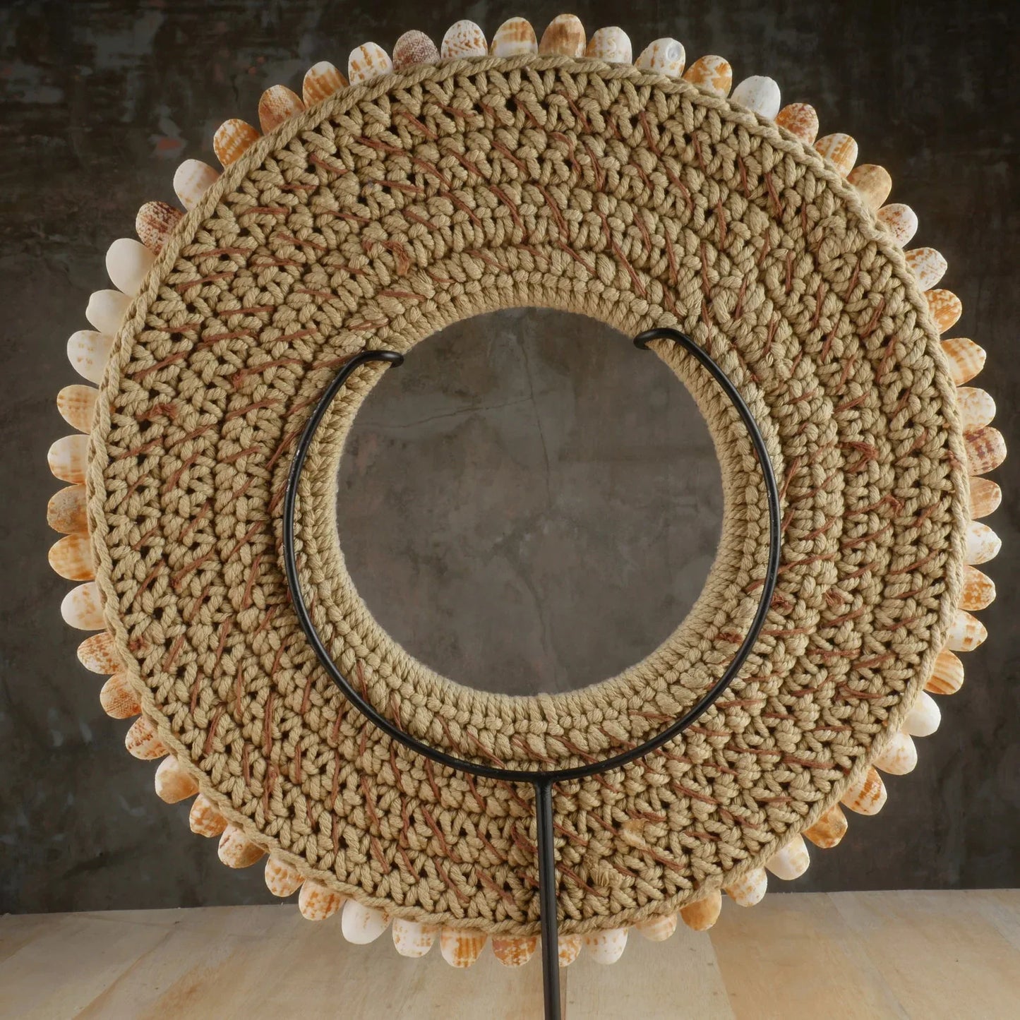 Pink conch papua decorative shell necklace