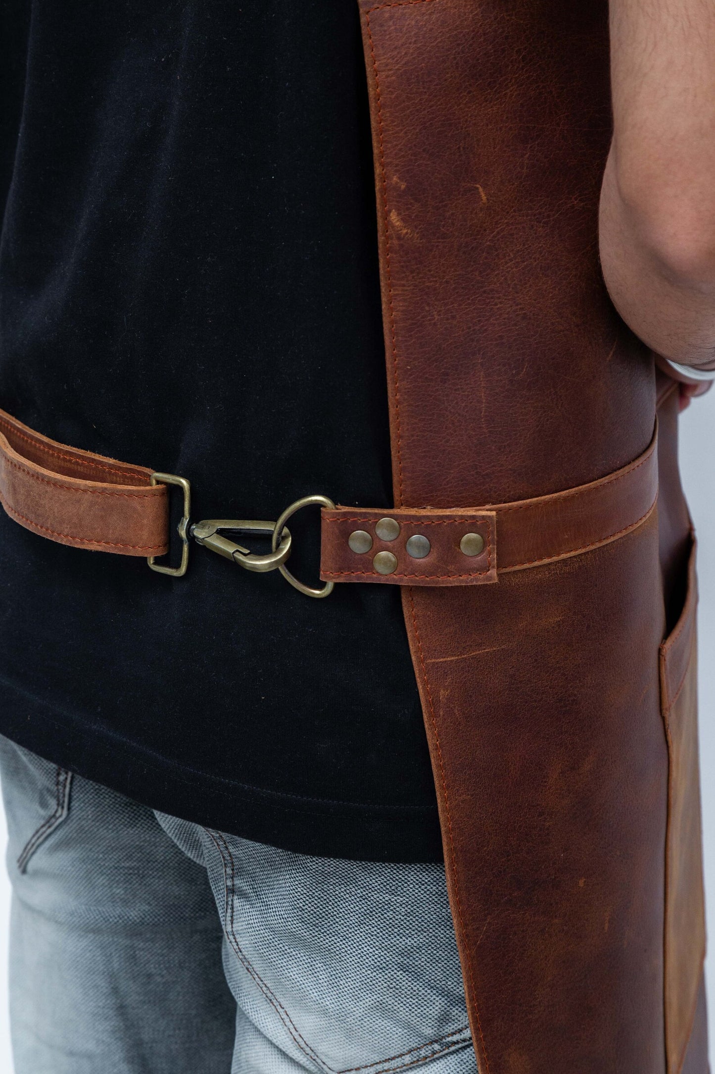 Leather Apron with Adjustable Straps and Pockets