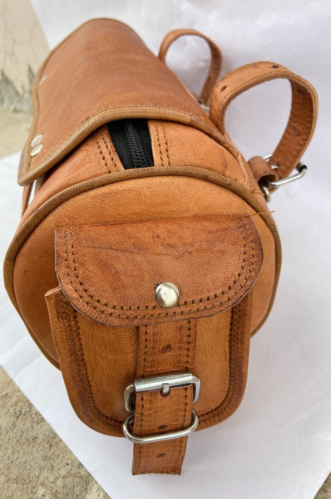 Leather Motorbike front bag with side pockets.