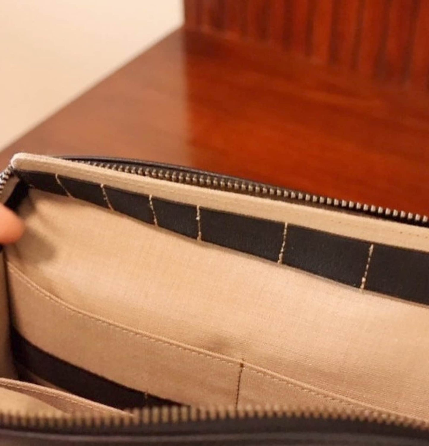 Real Leather Tech Organizer Pouch Men's Zippered Travel Bag