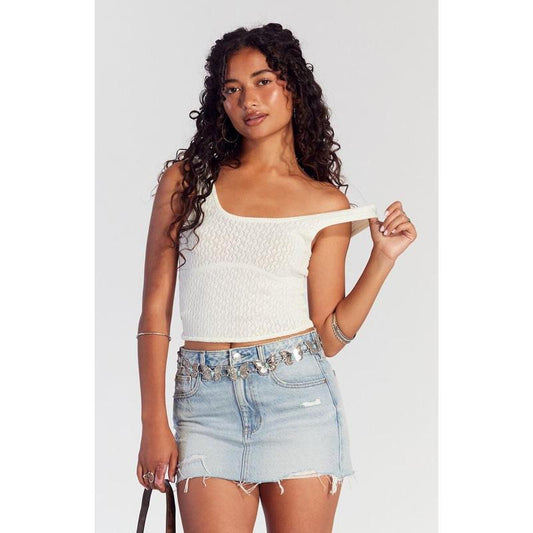 mini denim skirt outfit