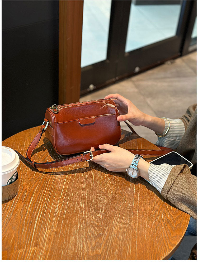 Women's retro leather crossbody bag
