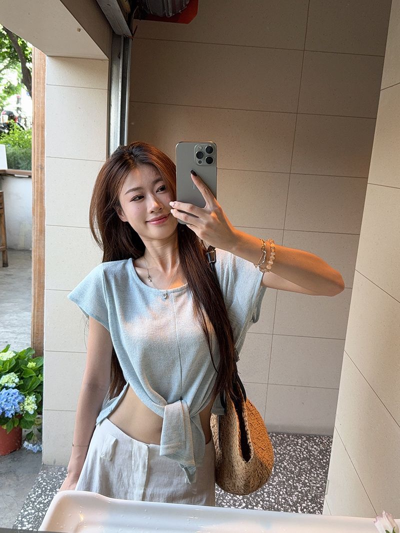 round neck t shirts for women with waist knot