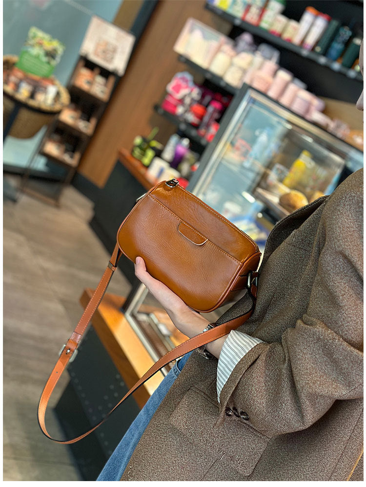 Women's retro leather crossbody bag
