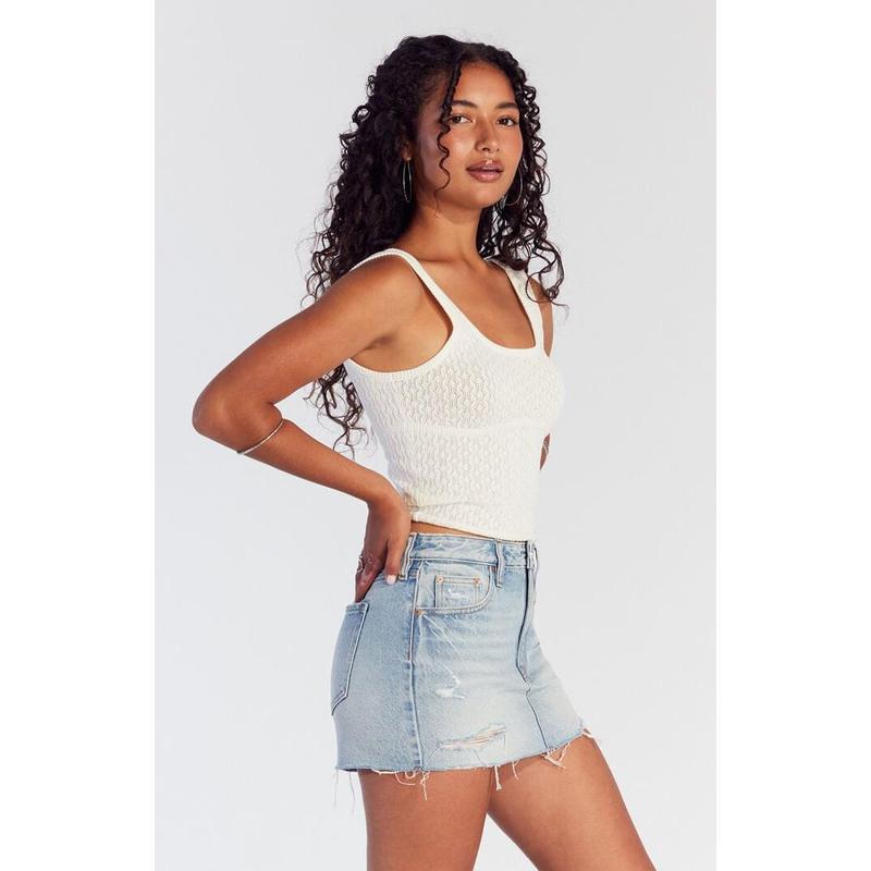 mini denim skirt outfit