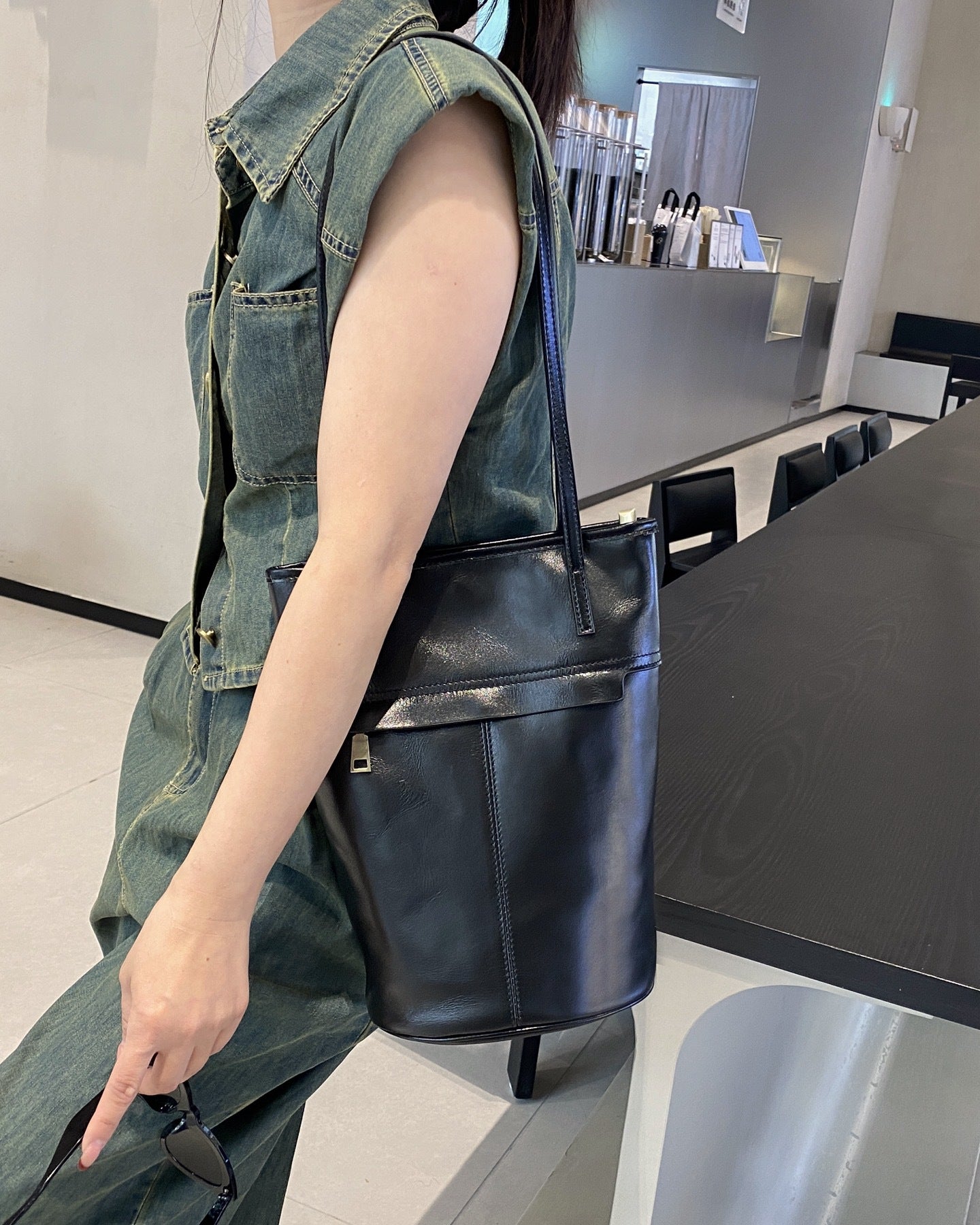 Women’s Leather Shoulder Bucket Purse