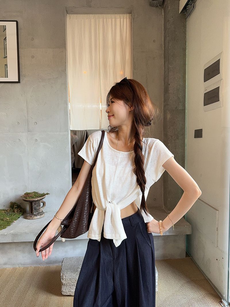 round neck t shirts for women with waist knot