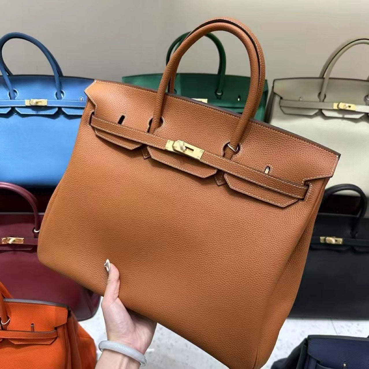 Leather Shoulder Bag for Women with Lychee Pattern