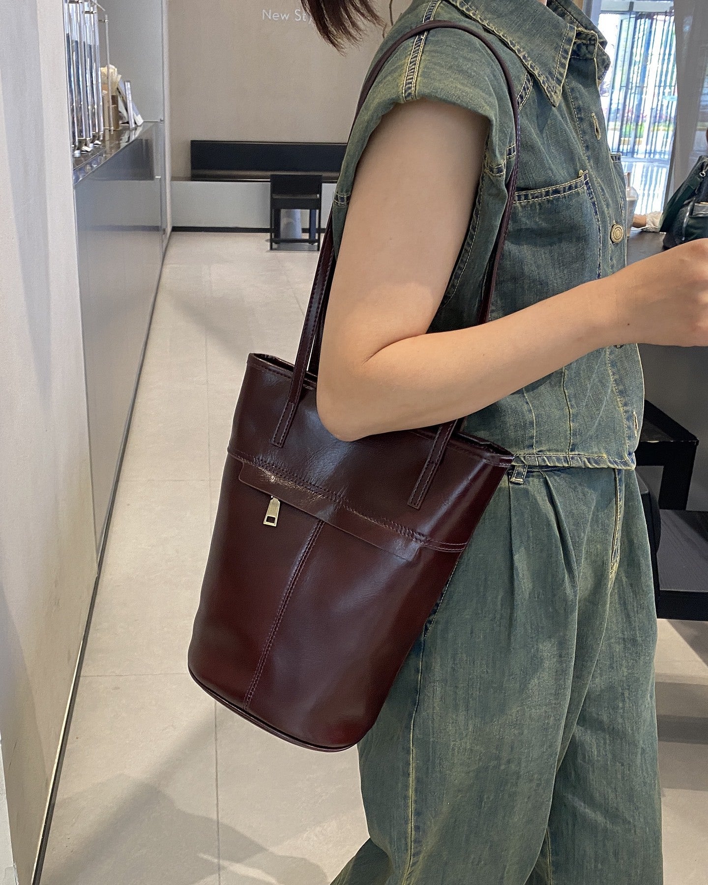 Women’s Leather Shoulder Bucket Purse