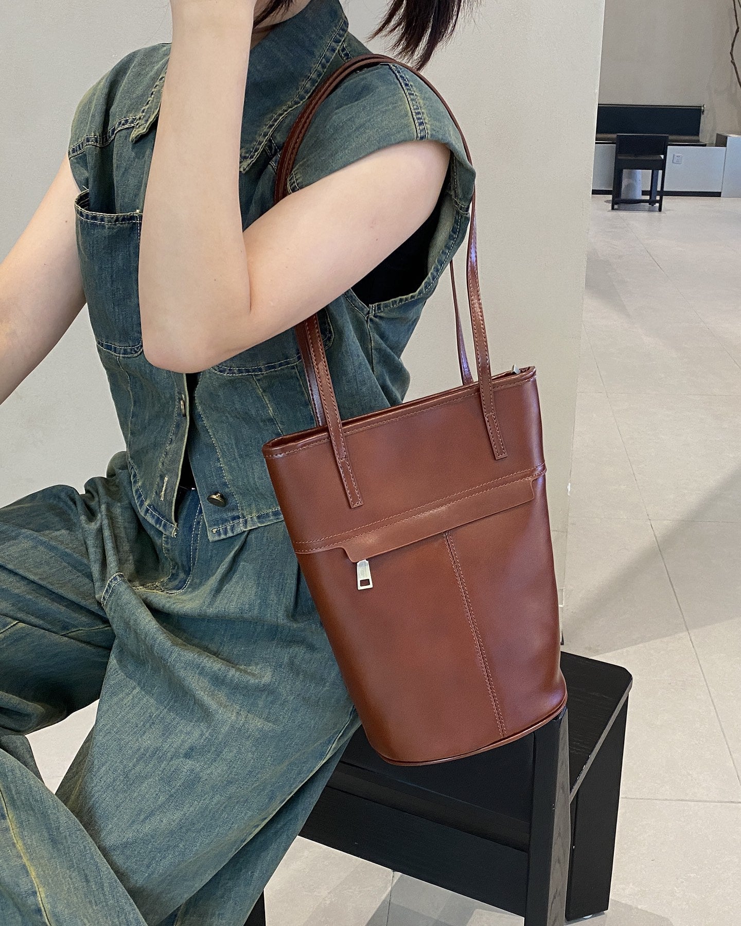 Women’s Leather Shoulder Bucket Purse