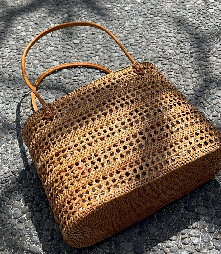 Stylish handwoven net rattan handbag