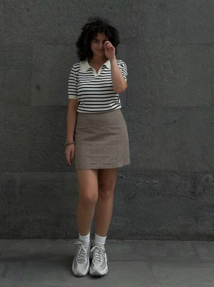 High-waisted houndstooth mini skirt