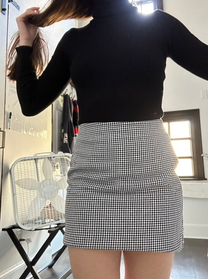 High-waisted houndstooth mini skirt