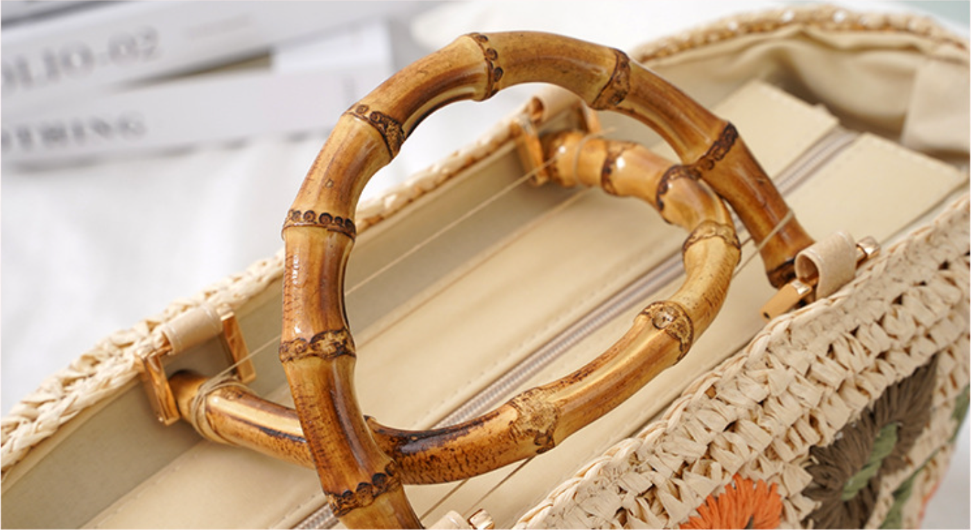 Women's straw summer beach bag