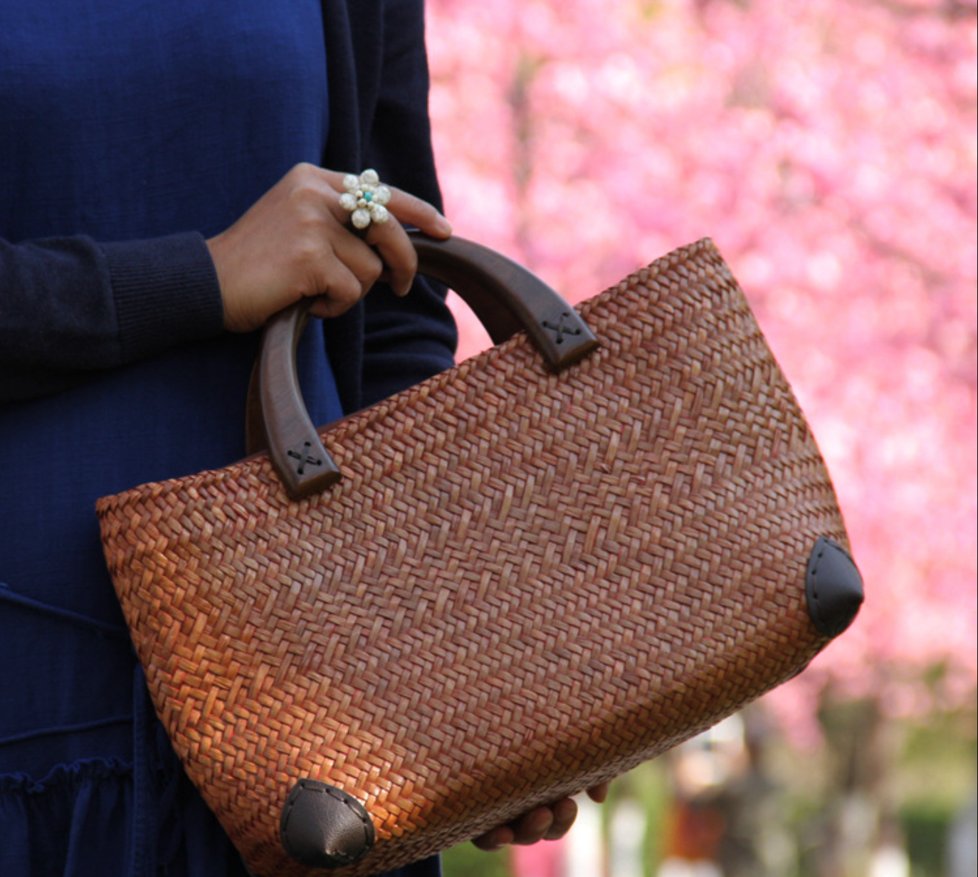 Woven Straw Rattan Handbag with Wooden Handles and Leather Corners