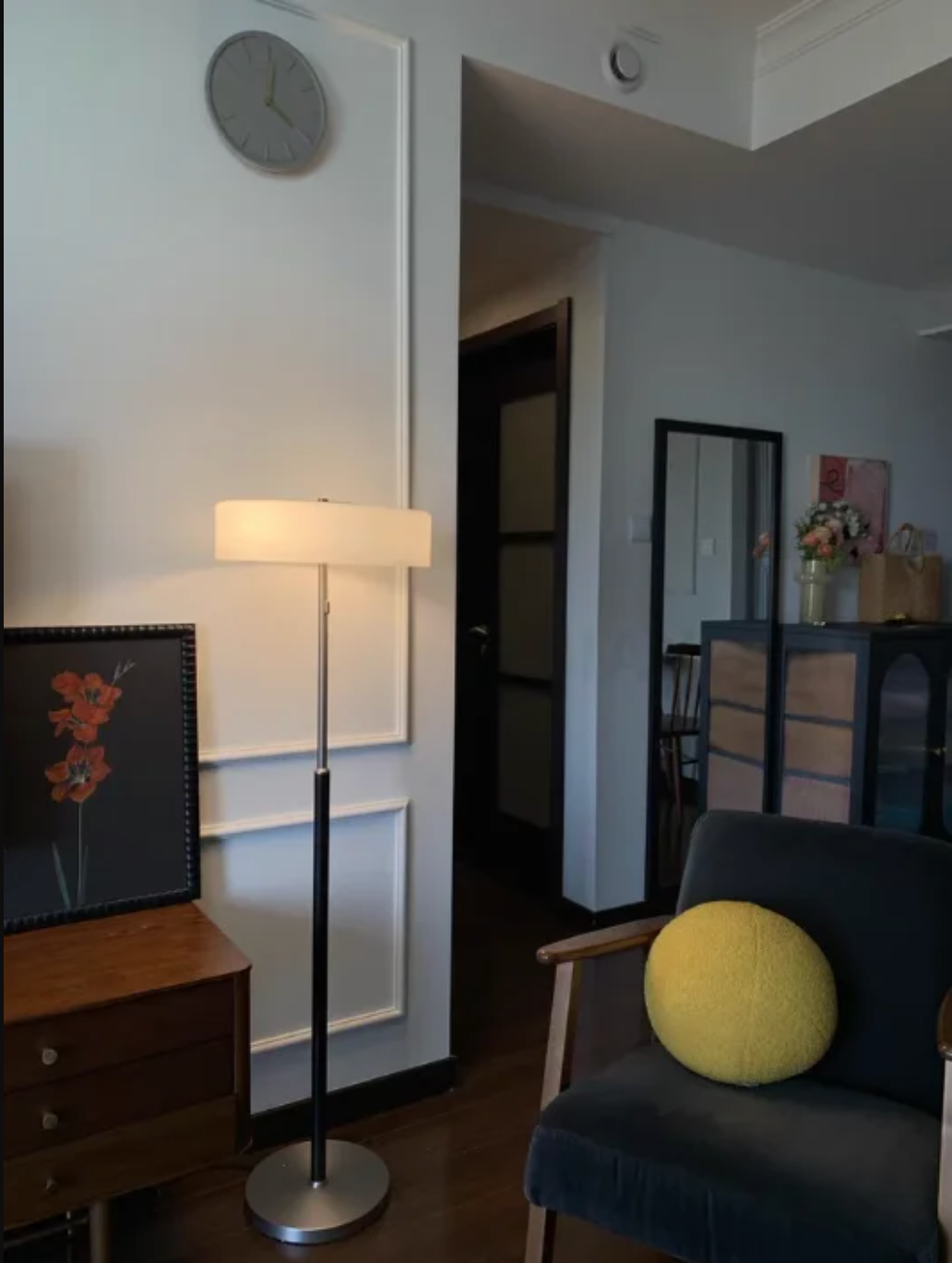 Modern Black Frosted Glass Floor Lamp with Pull Chain
