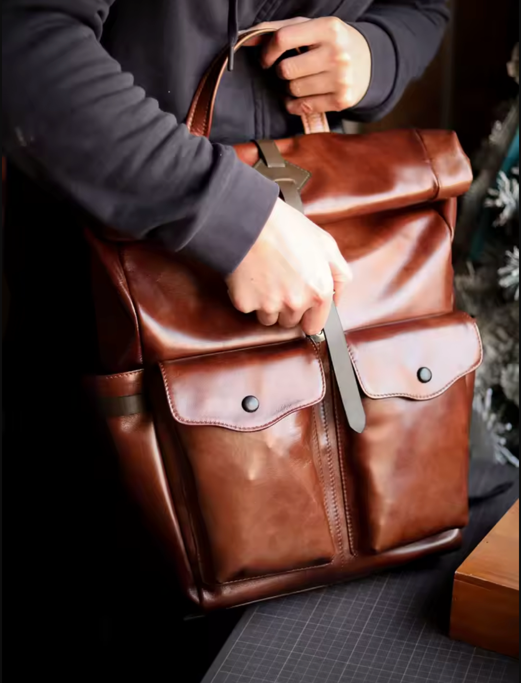 Men's Genuine Cowhide Leather Laptop Roll Top Rucksack