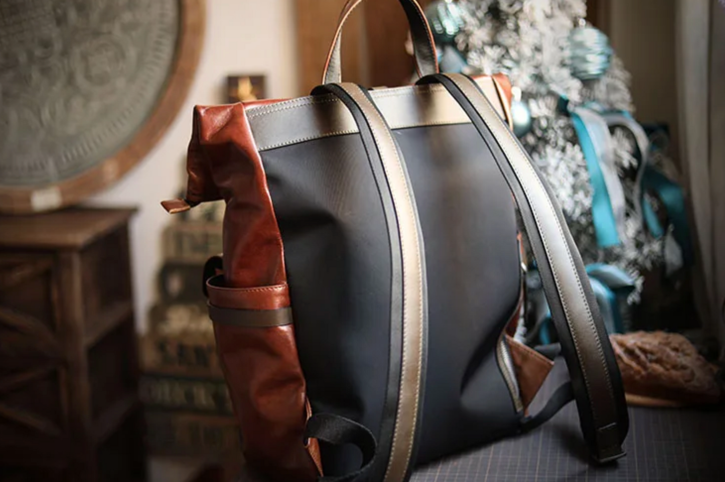 Men's Genuine Cowhide Leather Laptop Roll Top Rucksack