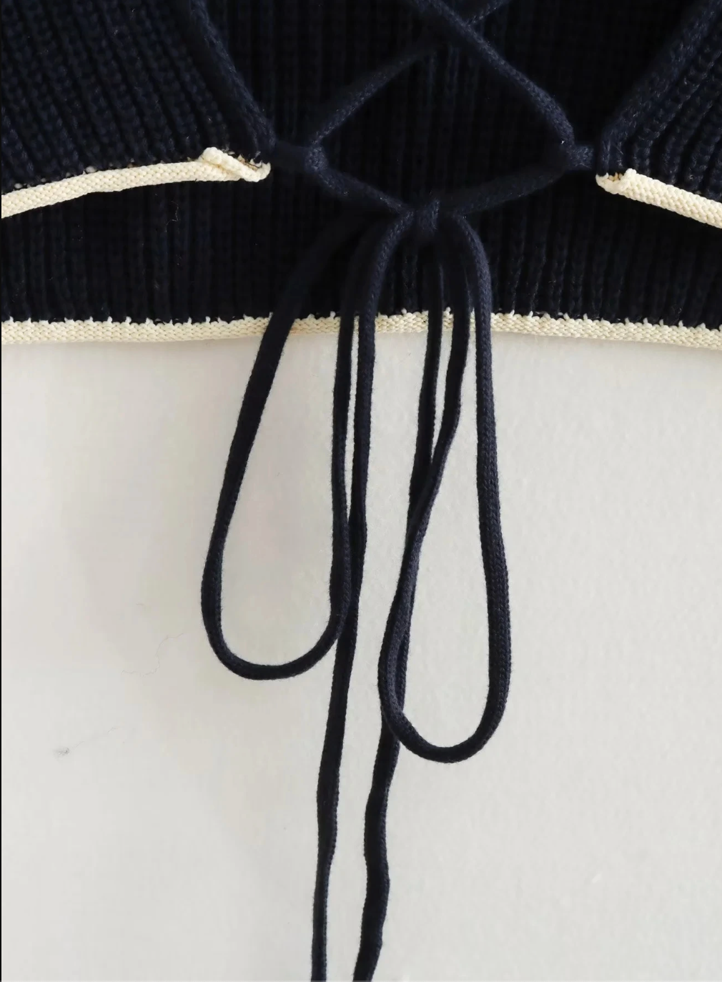 Women’s Black Knit Backless Sleeveless Cropped Sweater Vest