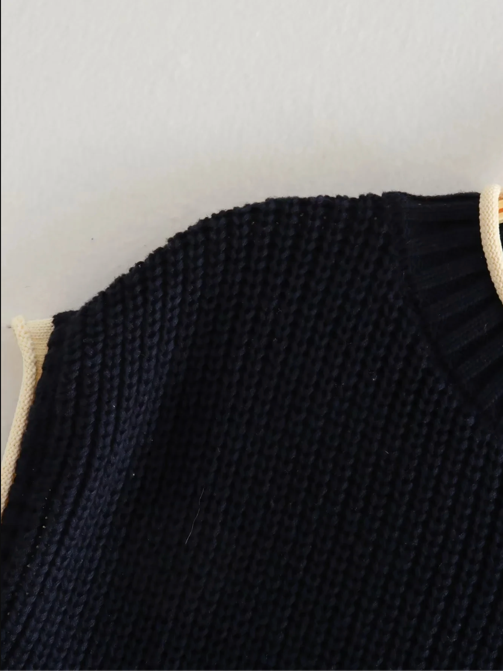 Women’s Black Knit Backless Sleeveless Cropped Sweater Vest