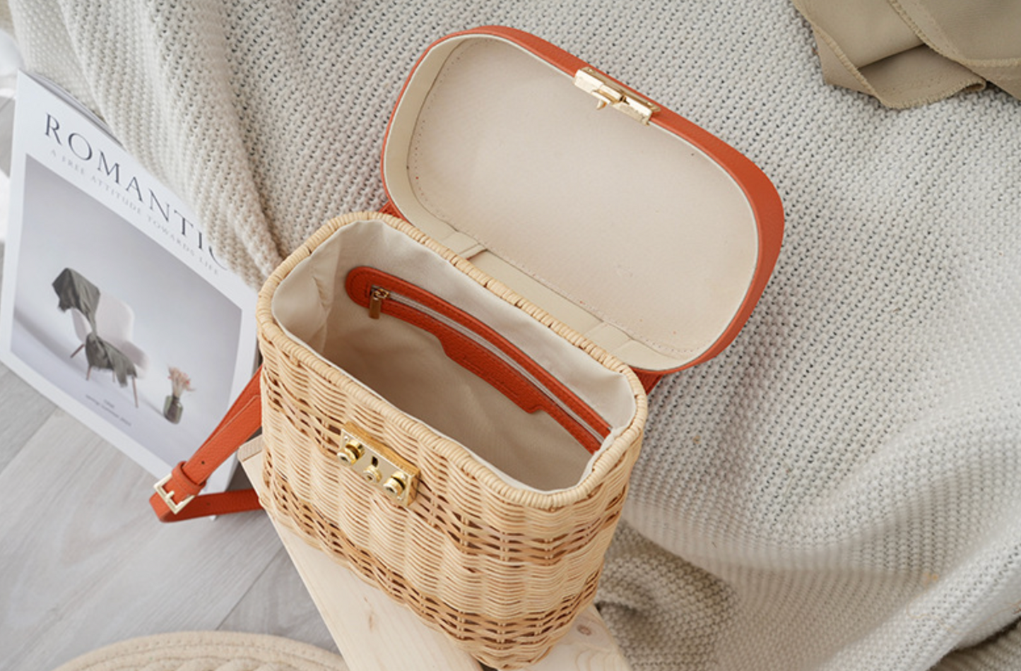 Straw Crossbody Purse Woven Summer Beach Bag for Women